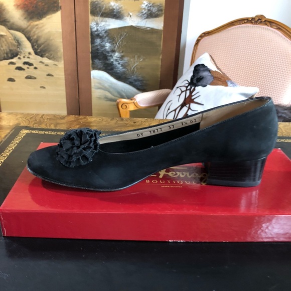 Salvatore Ferragamo FARFALLA NERO NABUCK Size 7 1/2 AA - Picture 3 of 15